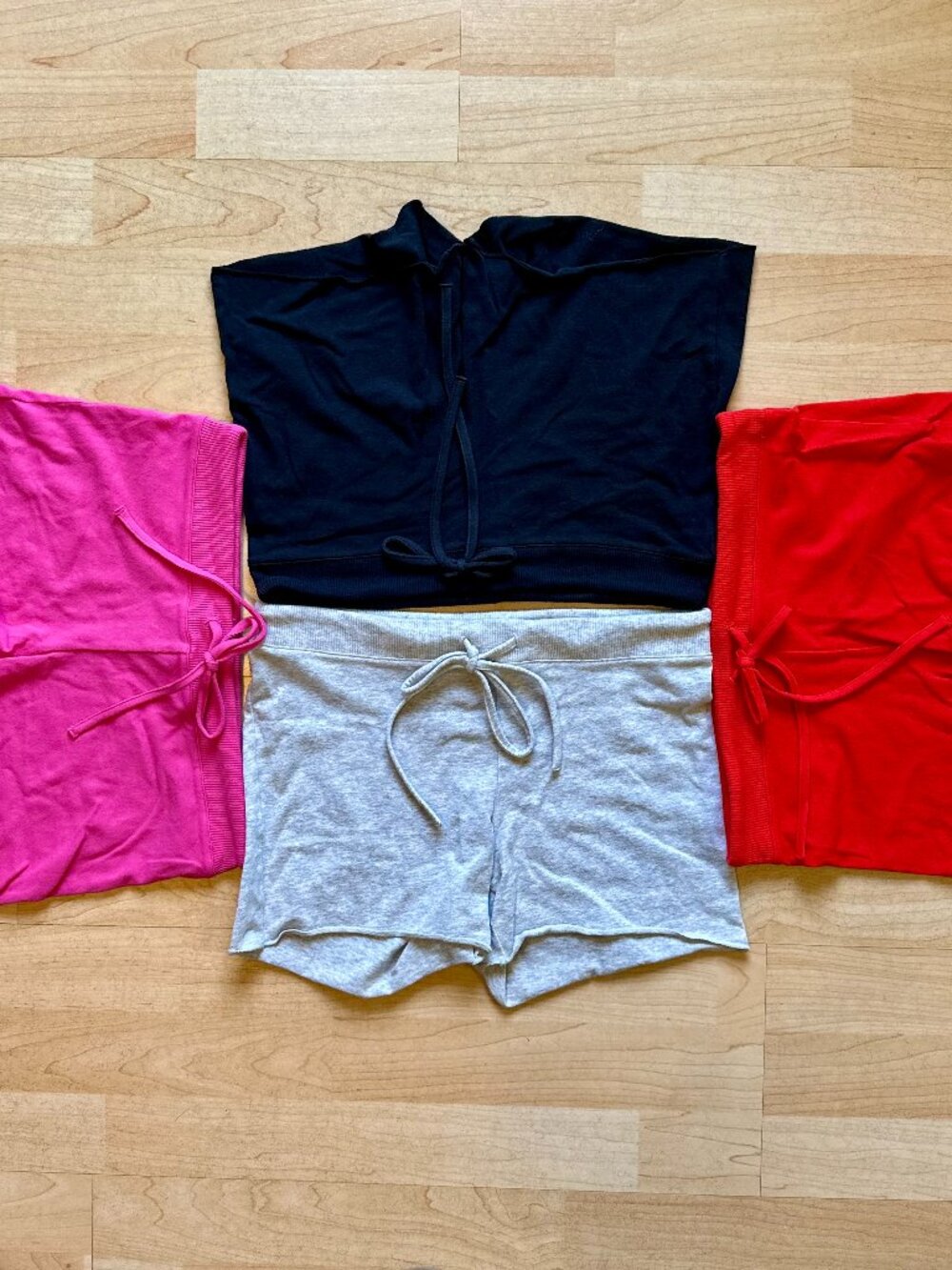 SKIMS Cotton Jersey Shorts 4-PACK size S - Soot, Hot Pink, Ruby, Lt Heather Grey